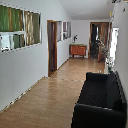 Anisia Maison * קונסטנצה